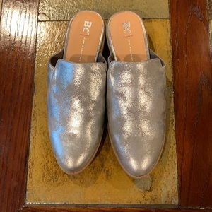 BC Born in California size 8 silver mule/slip on